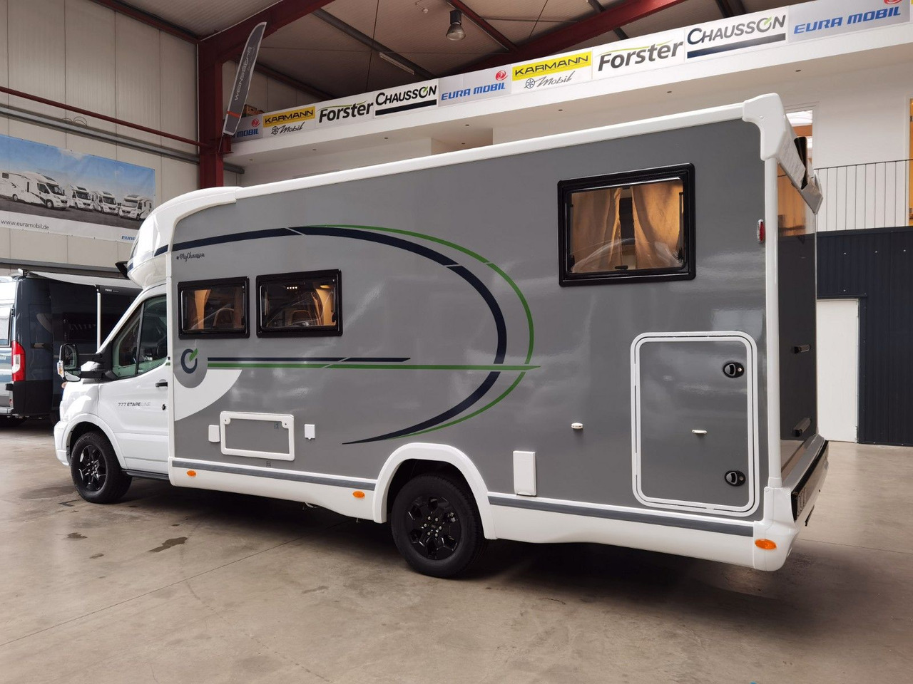 Chausson 797 TITANIUM / - 2026 - / 4.1T. / EINZELBETTEN - Félintegrált lakóautó: 5 kép. Chausson 797 TITANIUM / - 2026 - / 4.1T. / EINZELBETTEN - Félintegrált lakóautó: 5 kép.