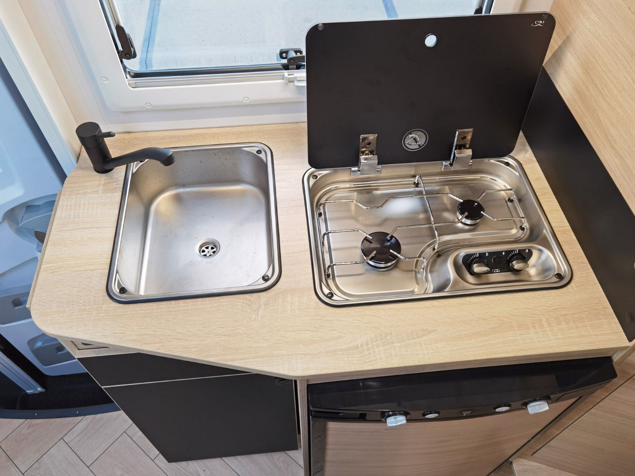 Félintegrált lakóautó Chausson S 697 SPORT LINE / - 2026 - / FORD 165PS-8G: 16 kép.