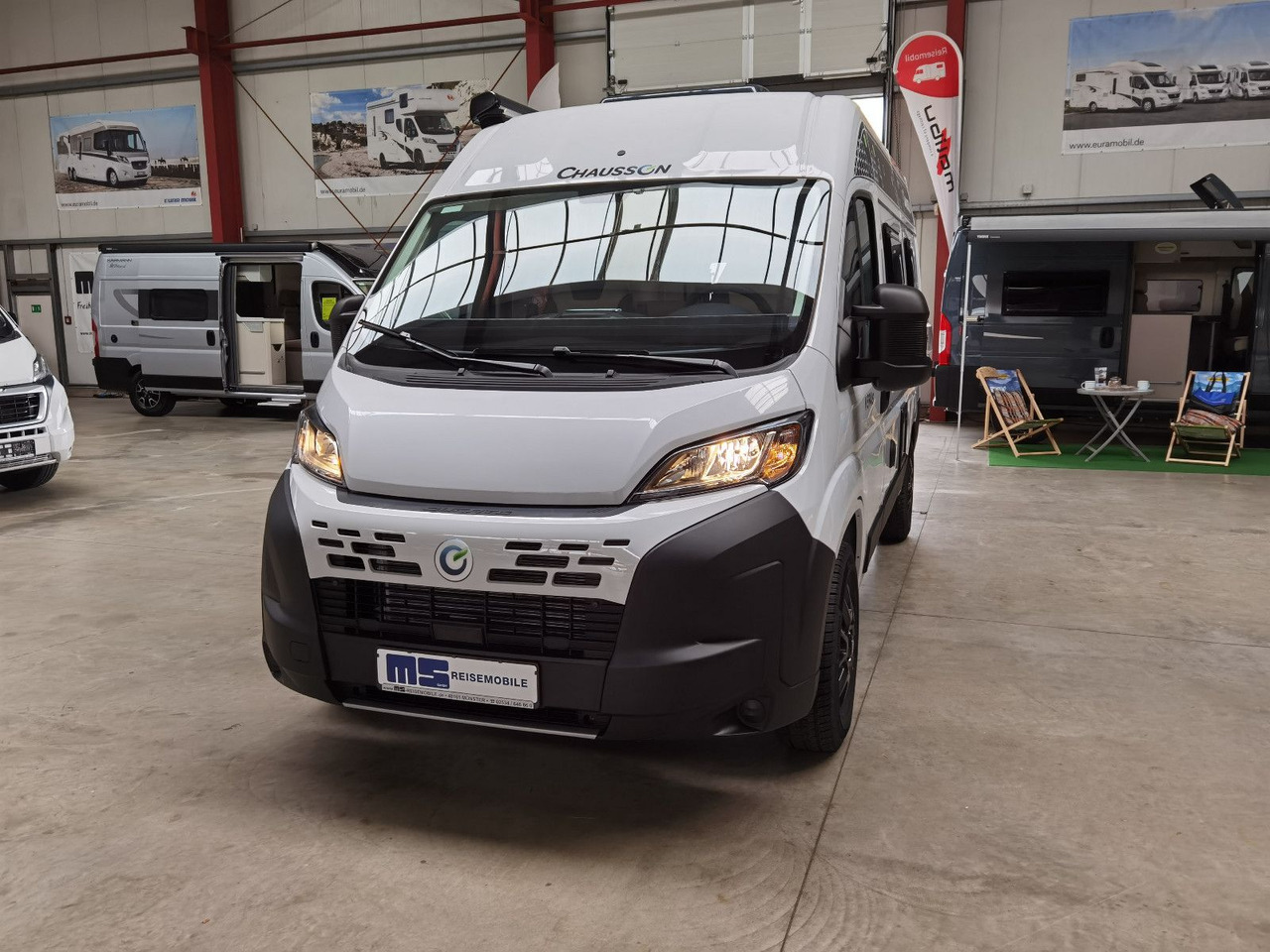 Chausson V594 S FIRST LINE / ZUBEHÖR & LOOK -PAKET/ 5.41M - Kempingautó: 5 kép. Chausson V594 S FIRST LINE / ZUBEHÖR & LOOK -PAKET/ 5.41M - Kempingautó: 5 kép.