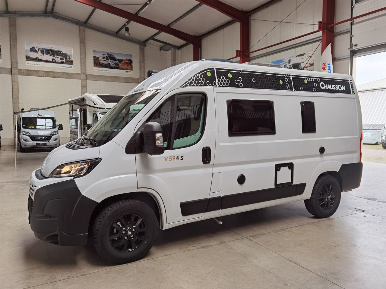 Chausson V594 S FIRST LINE / ZUBEHÖR & LOOK -PAKET/ 5.41M - Kempingautó: 4 kép. Chausson V594 S FIRST LINE / ZUBEHÖR & LOOK -PAKET/ 5.41M - Kempingautó: 4 kép.