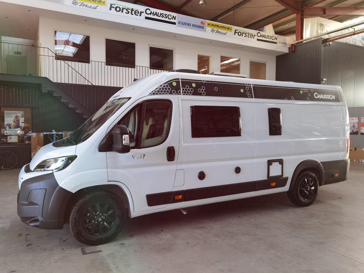 Chausson V697 FIRST LINE/MODELL 2026/140 PS/8G.AUTOMATIK - Kempingautó: 5 kép. Chausson V697 FIRST LINE/MODELL 2026/140 PS/8G.AUTOMATIK - Kempingautó: 5 kép.