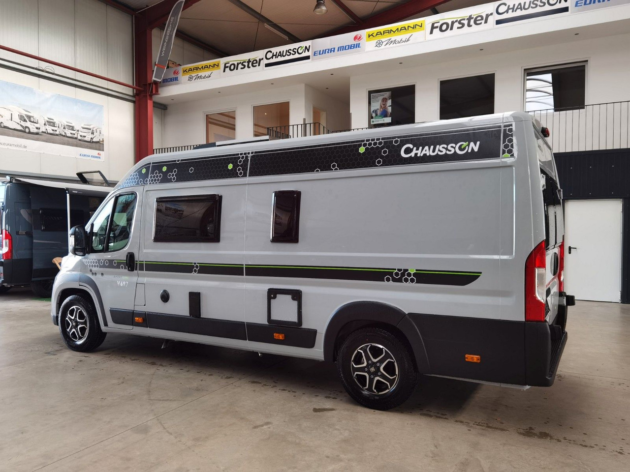 Chausson V697 SPORT LINE / 140PS-8G / EINZELBETTEN - GARA - Kempingautó: 5 kép. Chausson V697 SPORT LINE / 140PS-8G / EINZELBETTEN - GARA - Kempingautó: 5 kép.