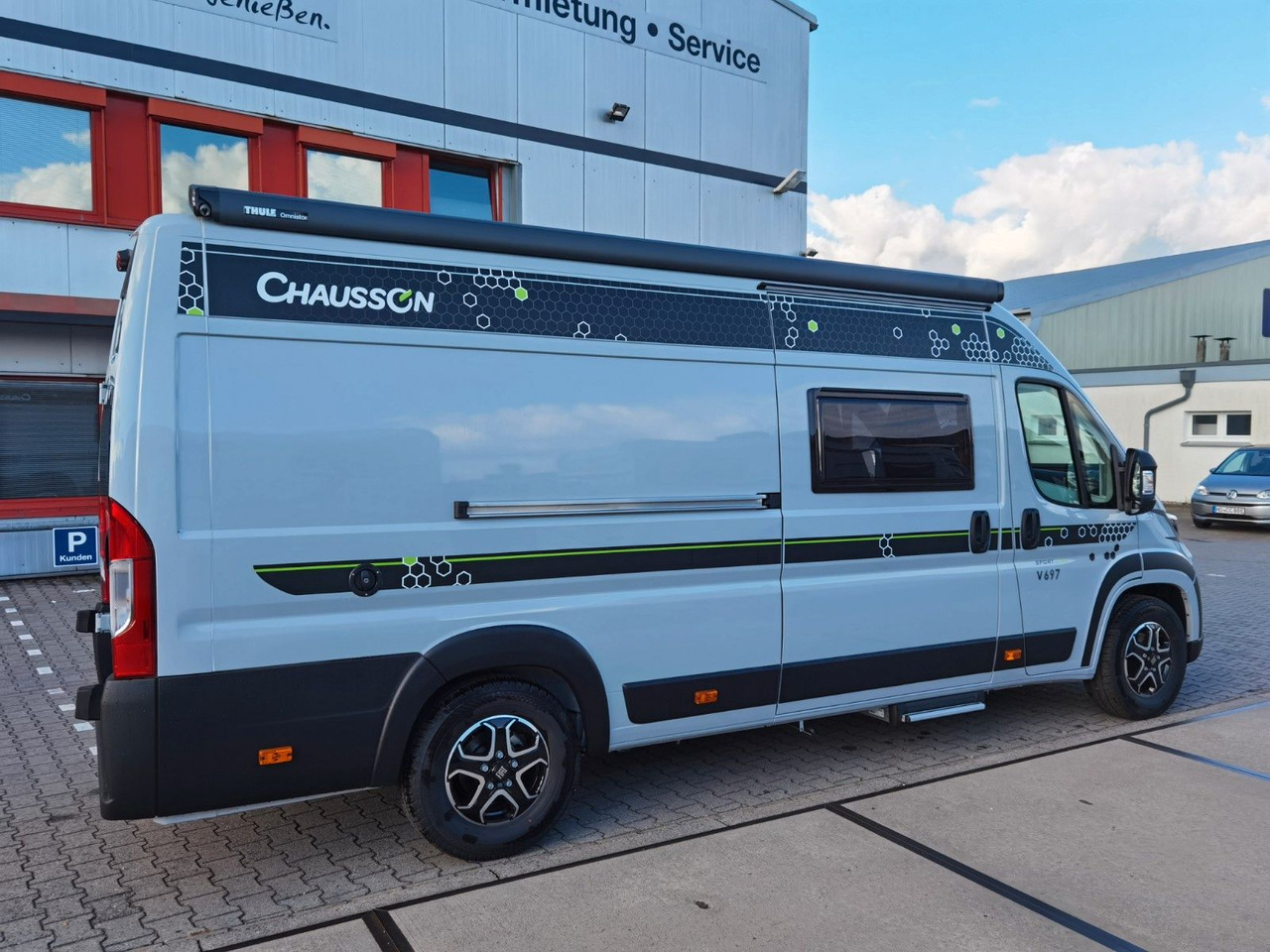 Chausson V697 SPORT LINE /-2025- / 140PS-8G /ARCTIC-PAKET - Kempingautó: 4 kép. Chausson V697 SPORT LINE /-2025- / 140PS-8G /ARCTIC-PAKET - Kempingautó: 4 kép.