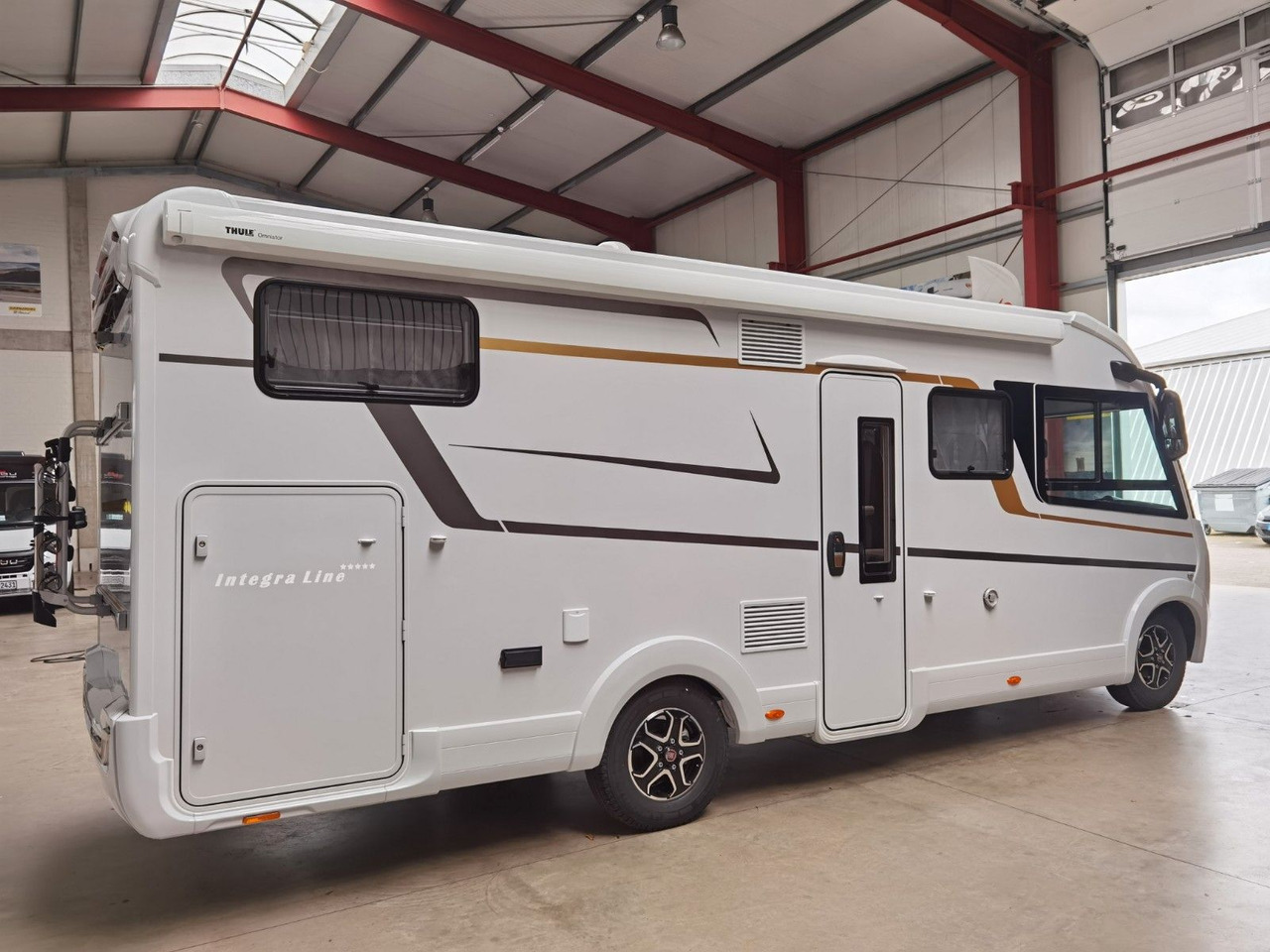 Eura Mobil INTEGRA LINE 720 EF /180PS-9G MAXI/ EINZELBETTEN - Integrált lakóautó: 4 kép. Eura Mobil INTEGRA LINE 720 EF /180PS-9G MAXI/ EINZELBETTEN - Integrált lakóautó: 4 kép.