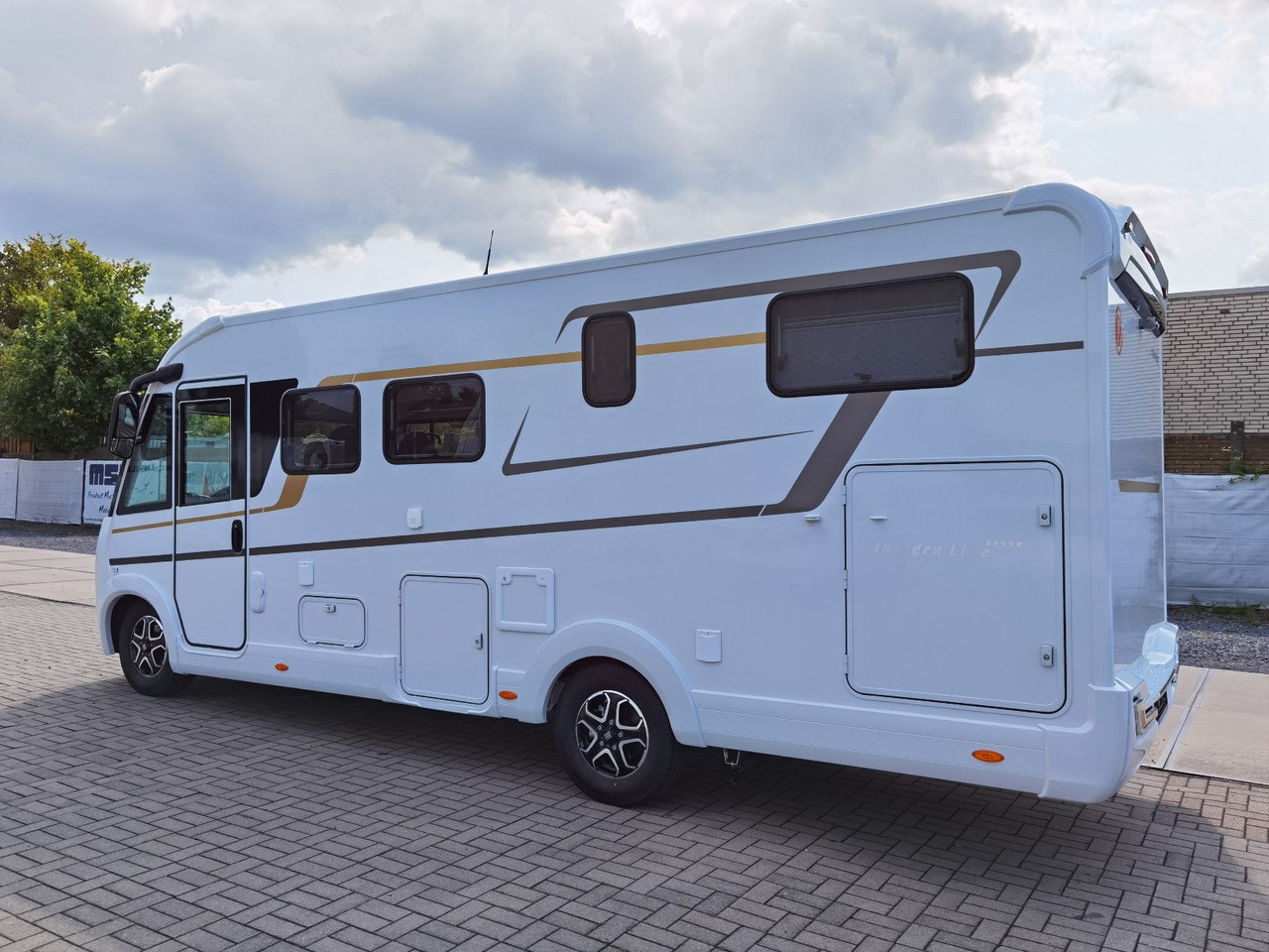 Eura Mobil INTEGRA LINE 720 EF - MOD. 2025 /180 PS/9G.AUTOM - Integrált lakóautó: 5 kép. Eura Mobil INTEGRA LINE 720 EF - MOD. 2025 /180 PS/9G.AUTOM - Integrált lakóautó: 5 kép.
