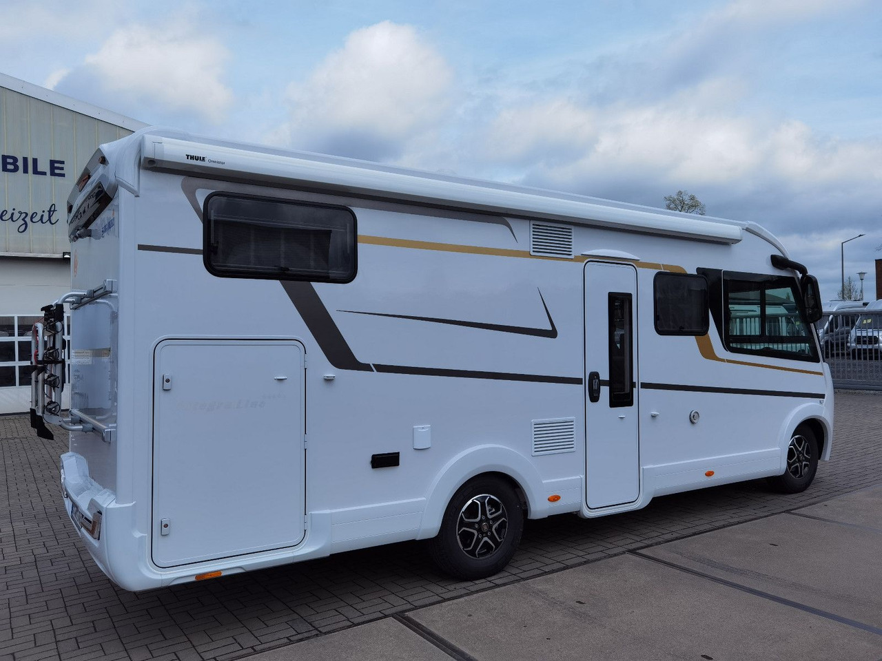Eura Mobil INTEGRA LINE 720 EF - MOD. 2025 /180 PS/9G.AUTOM - Integrált lakóautó: 4 kép. Eura Mobil INTEGRA LINE 720 EF - MOD. 2025 /180 PS/9G.AUTOM - Integrált lakóautó: 4 kép.