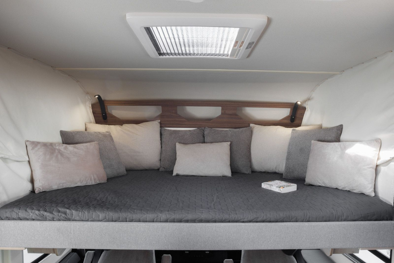 Integrált lakóautó Eura Mobil INTEGRA LINE GT 726 EF / MB 170PS-9G / MOD.2026: 10 kép.