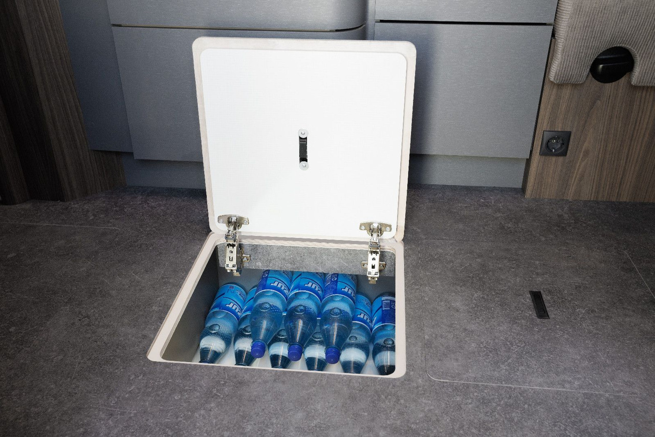 Integrált lakóautó Eura Mobil INTEGRA LINE GT 726 EF / MB 170PS-9G / MOD.2026: 9 kép.