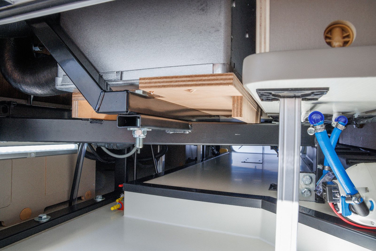 Integrált lakóautó Eura Mobil INTEGRA LINE GT 726 EF / MB 170PS-9G / MOD.2026: 8 kép.