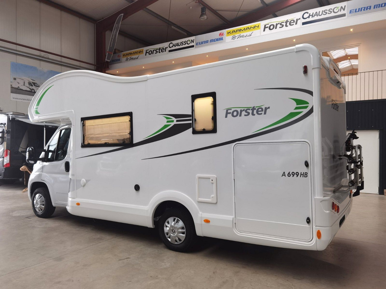 Forster A 699 HB /140PS / ZUBEHÖR - PAKET / 6x SITZP. - Alkóvos lakóautó: 5 kép. Forster A 699 HB /140PS / ZUBEHÖR - PAKET / 6x SITZP. - Alkóvos lakóautó: 5 kép.