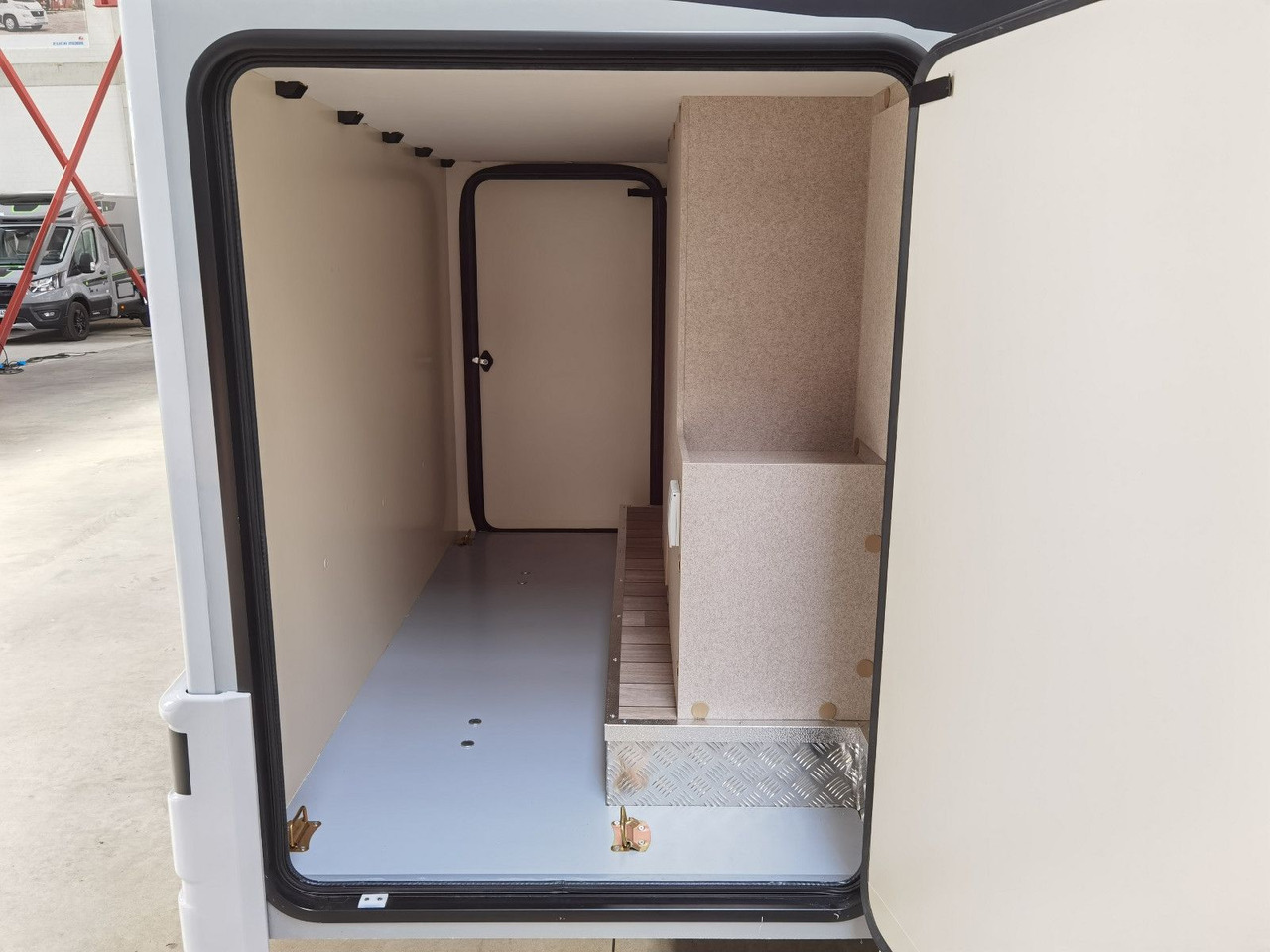 Félintegrált lakóautó Forster T 599 HB COUPÈ /-MODELL 2026- / 165PS-AUTOMATIK: 11 kép.