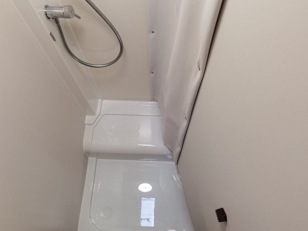 Félintegrált lakóautó Forster T 599 HB COUPÈ /-MODELL 2026- / 165PS-AUTOMATIK: 22 kép.