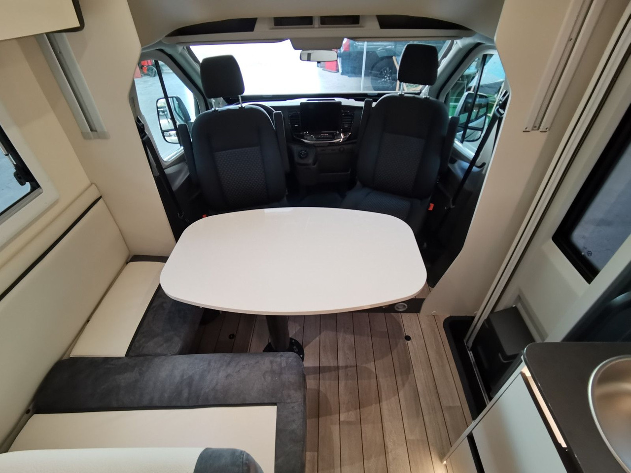 Félintegrált lakóautó Forster T 599 HB COUPÈ /-MODELL 2026- / 165PS-AUTOMATIK: 14 kép.