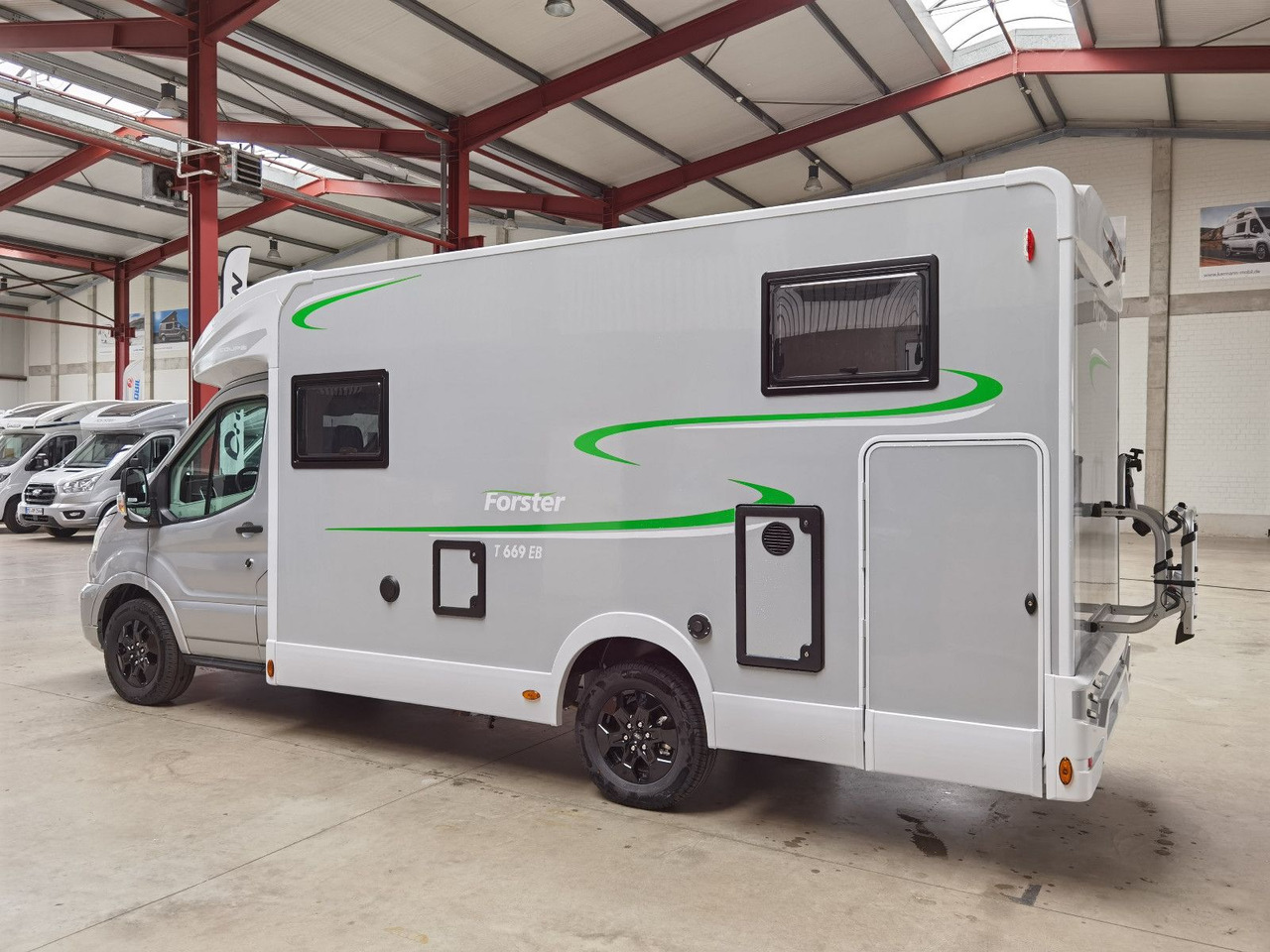 Forster T 669 EBN COUPÈ / 165PS-DSG / SILVER - EDITION - Félintegrált lakóautó: 5 kép. Forster T 669 EBN COUPÈ / 165PS-DSG / SILVER - EDITION - Félintegrált lakóautó: 5 kép.