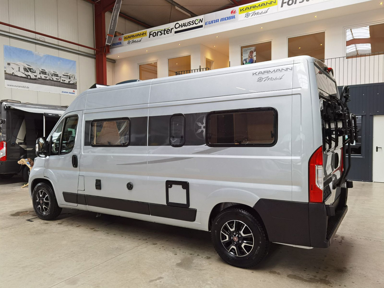 Karmann DAVIS 590 LIFESTYLE / 140PS / SKY-ROOF & ALU - Kempingautó: 5 kép. Karmann DAVIS 590 LIFESTYLE / 140PS / SKY-ROOF & ALU - Kempingautó: 5 kép.