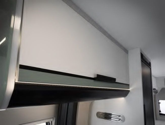 Karmann DAVIS 591 LIFESTYLE / MODELL 2026 / STOCKBETTEN - Kempingautó: 5 kép. Karmann DAVIS 591 LIFESTYLE / MODELL 2026 / STOCKBETTEN - Kempingautó: 5 kép.