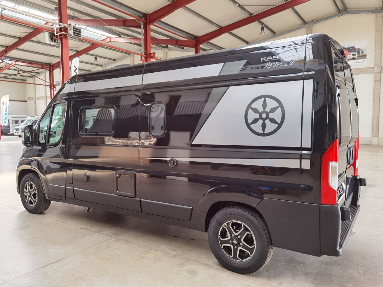 Karmann DAVIS 600 LIFESTYLE / MODELL 2026 / 8G.AUTOMATIK - Kempingautó: 5 kép. Karmann DAVIS 600 LIFESTYLE / MODELL 2026 / 8G.AUTOMATIK - Kempingautó: 5 kép.