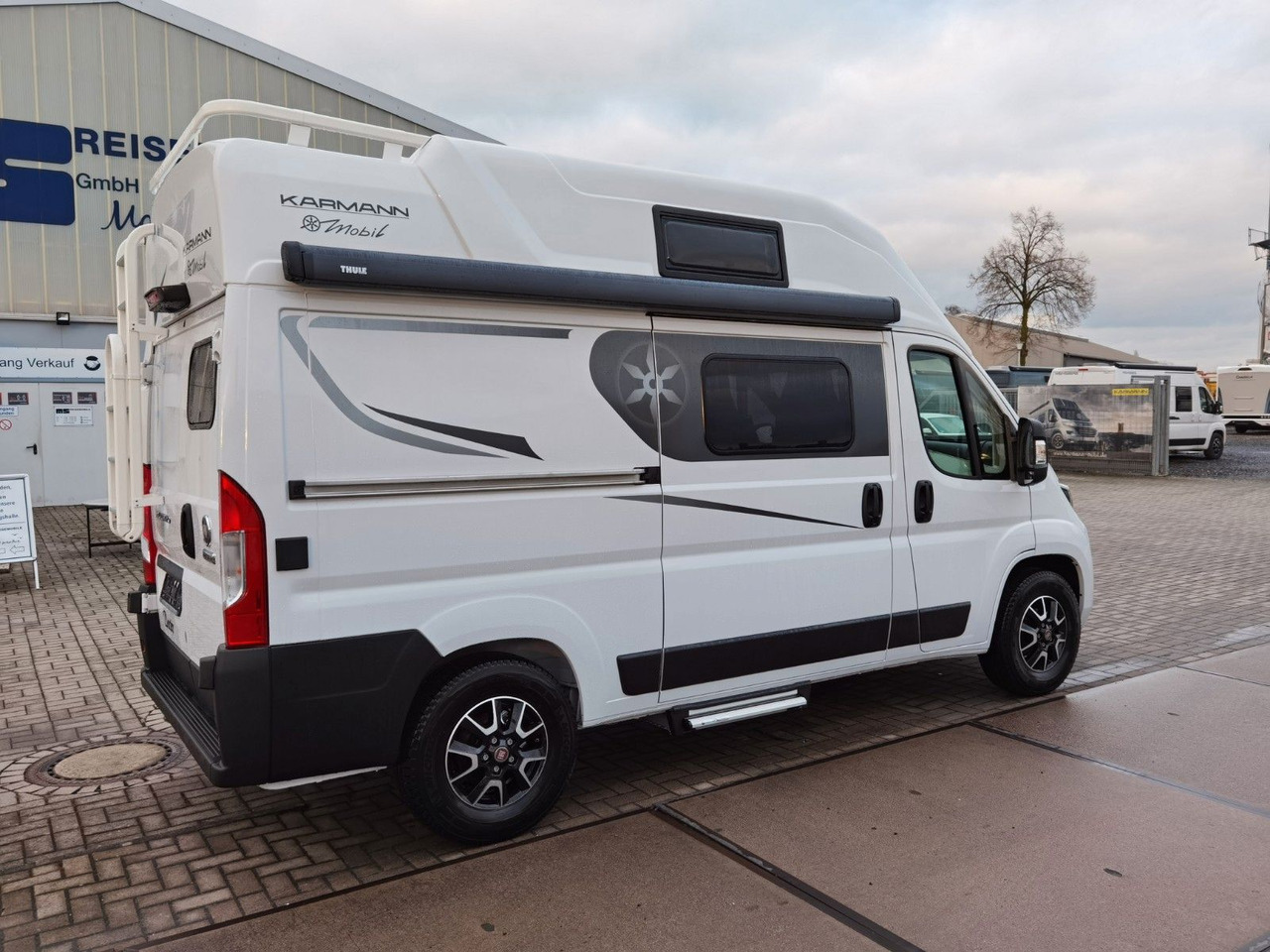 Karmann DEXTER 550 / 140PS / CONCEPT - PAKET & HUBBETT Karmann DEXTER 550 / 140PS / CONCEPT - PAKET & HUBBETT - Kempingautó: 4 kép. Karmann DEXTER 550 / 140PS / CONCEPT - PAKET & HUBBETT Karmann DEXTER 550 / 140PS / CONCEPT - PAKET & HUBBETT - Kempingautó: 4 kép.