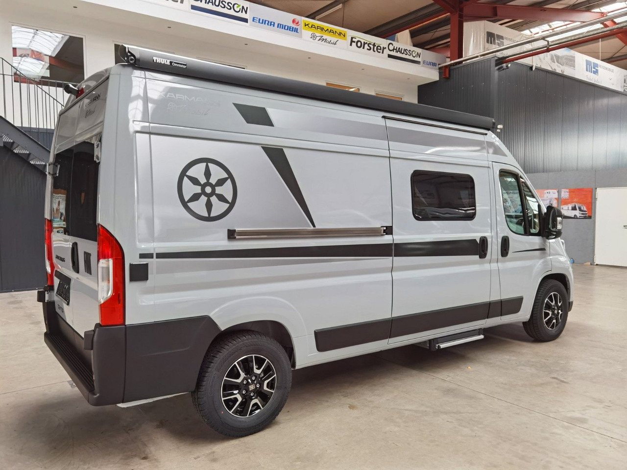 Karmann DEXTER 580 /- 2026 -/ SKY-ROOF & MULTIMEDIA - Kempingautó: 4 kép. Karmann DEXTER 580 /- 2026 -/ SKY-ROOF & MULTIMEDIA - Kempingautó: 4 kép.