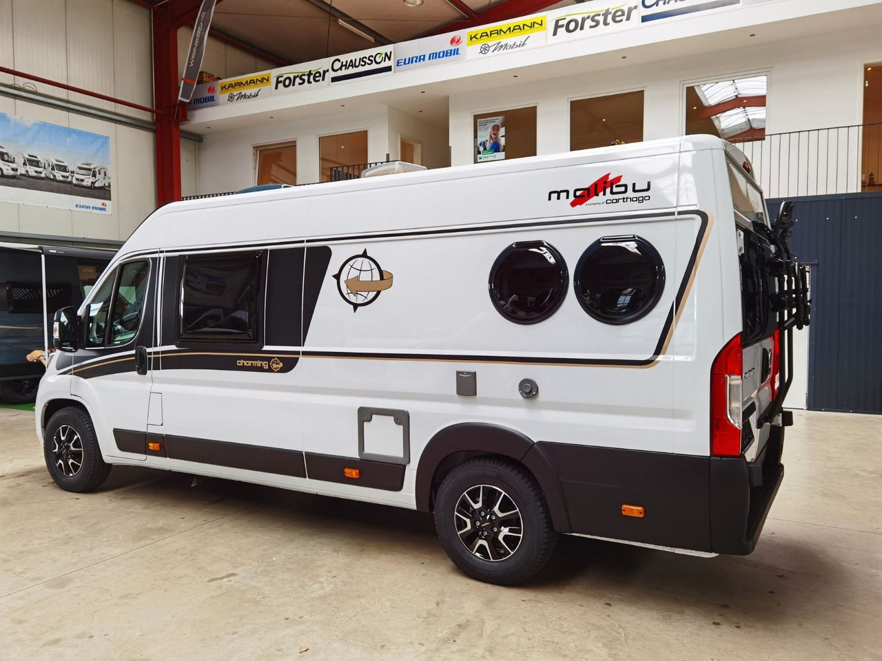 Malibu VAN COMFORT GT - 640 LE / NAVIGATION & KEYLESS - Kempingautó: 5 kép. Malibu VAN COMFORT GT - 640 LE / NAVIGATION & KEYLESS - Kempingautó: 5 kép.
