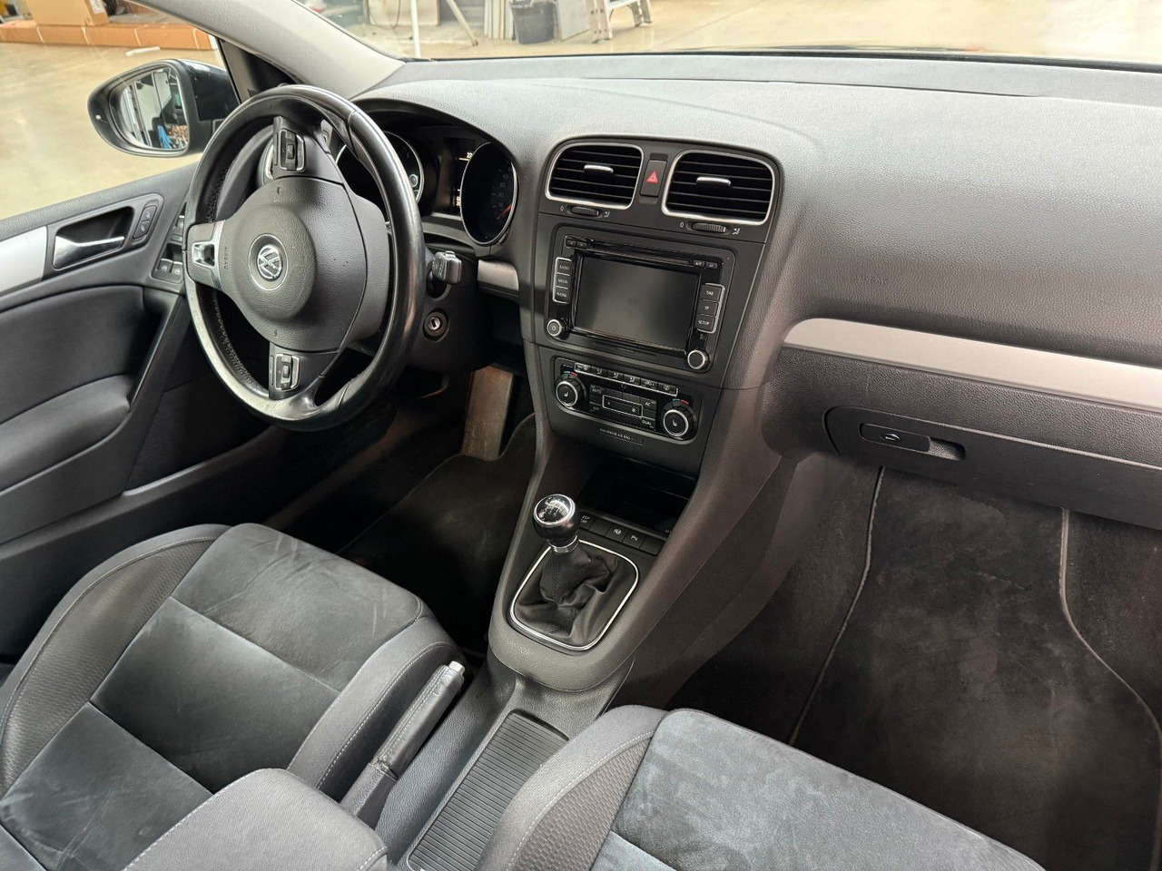 Hatchback Volkswagen Golf 1.4 TSI DSG 90 kW HIGHLINE / 1.HAND /: 12 kép.