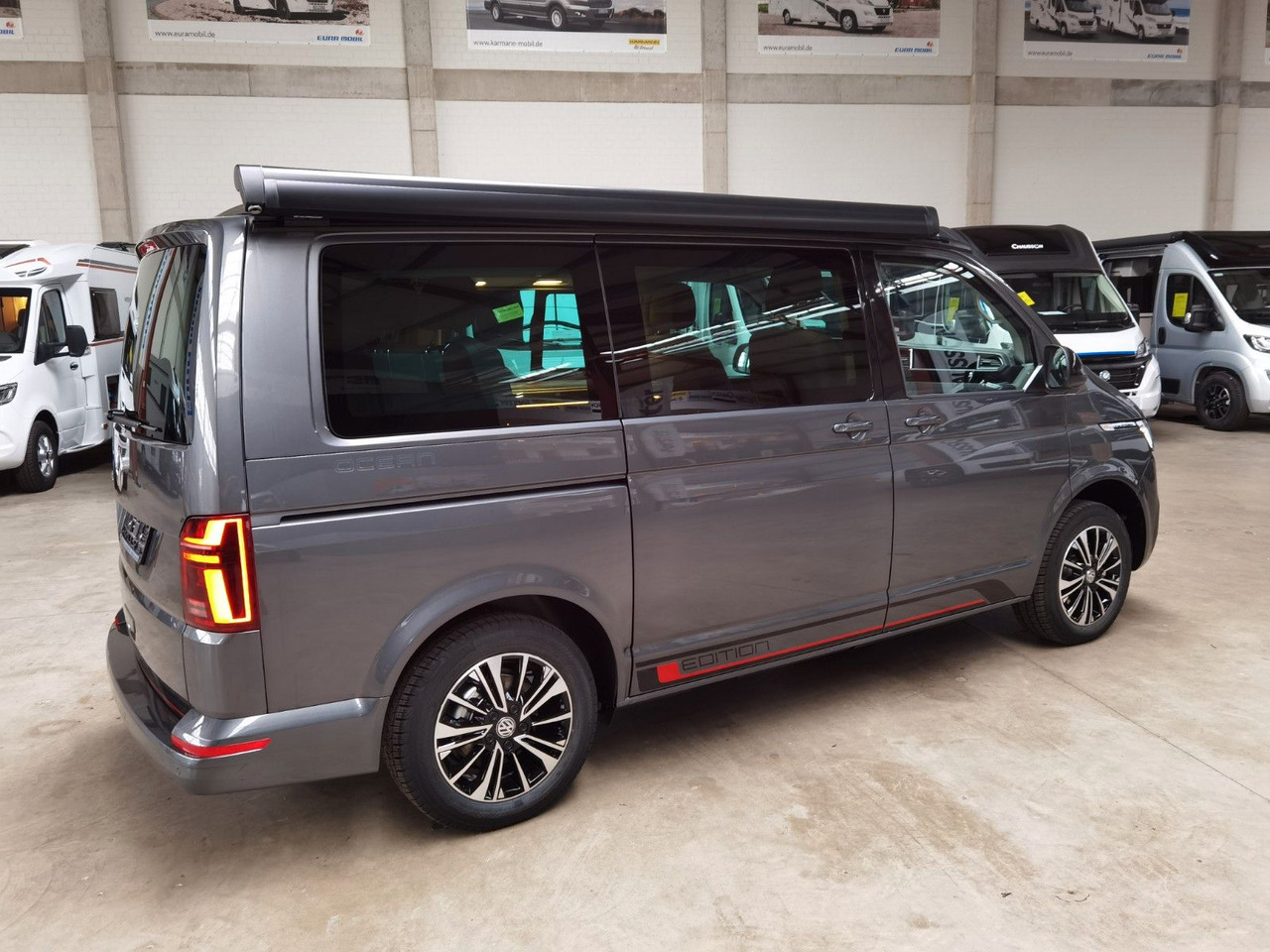 Volkswagen T6.1 CALIFORNIA OCEAN EDITION / DSG / NAVI / ACC - Kempingautó: 4 kép. Volkswagen T6.1 CALIFORNIA OCEAN EDITION / DSG / NAVI / ACC - Kempingautó: 4 kép.