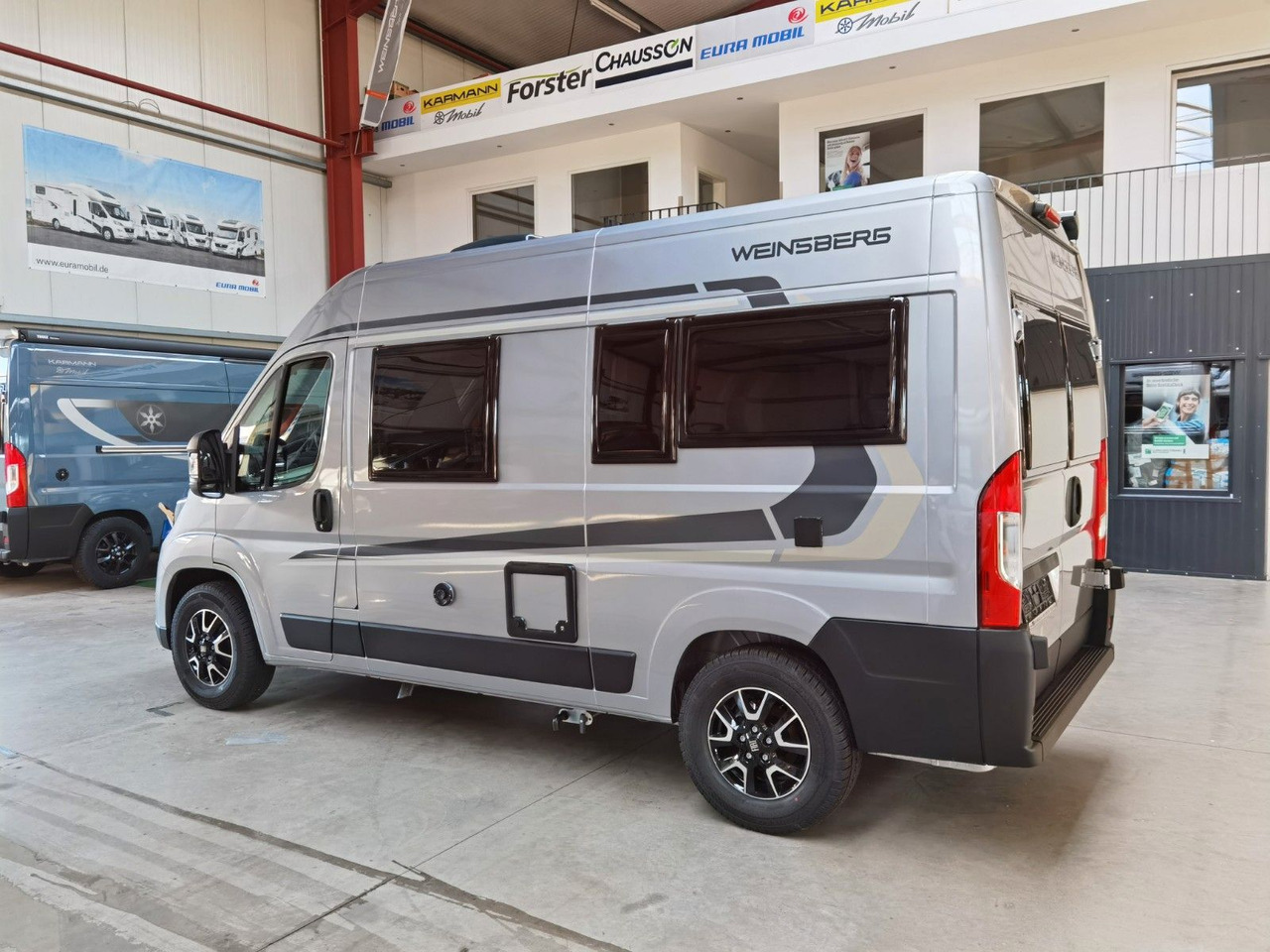 Weinsberg CARABUS GREY 540 MQ - EDITION FIRE /-2026-/140PS - Kempingautó: 5 kép. Weinsberg CARABUS GREY 540 MQ - EDITION FIRE /-2026-/140PS - Kempingautó: 5 kép.