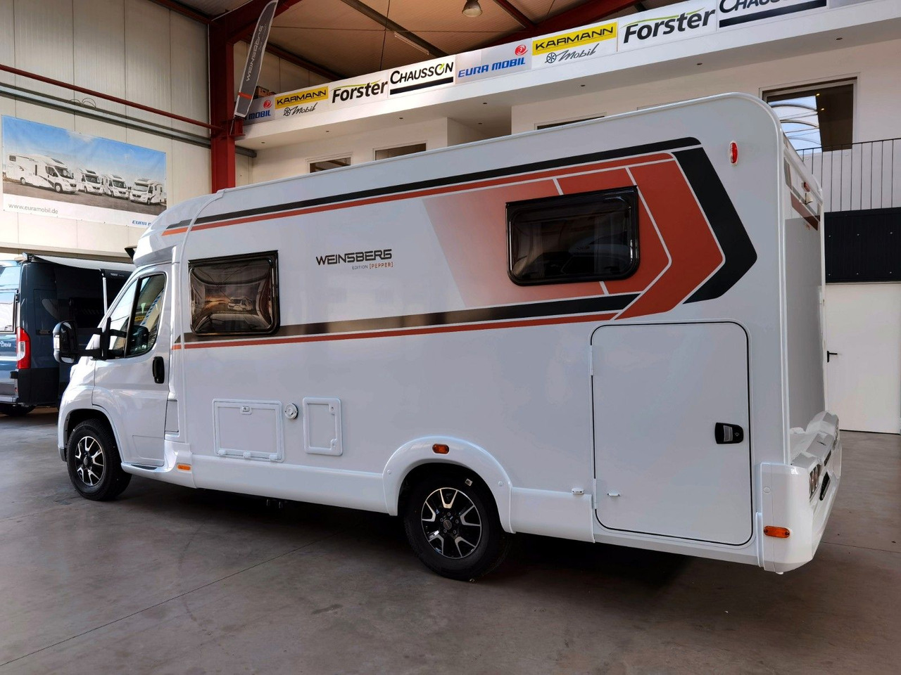 Weinsberg CARACOMPACT 600 MEG EDITION PEPPER / MODELL 2025 - Félintegrált lakóautó: 5 kép. Weinsberg CARACOMPACT 600 MEG EDITION PEPPER / MODELL 2025 - Félintegrált lakóautó: 5 kép.