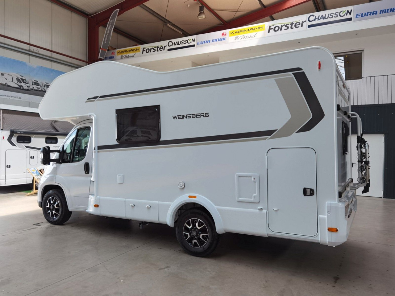 Weinsberg CARAHOME 600 DKG / 140PS / ETAGENBETTEN / 5xPERS - Alkóvos lakóautó: 5 kép. Weinsberg CARAHOME 600 DKG / 140PS / ETAGENBETTEN / 5xPERS - Alkóvos lakóautó: 5 kép.