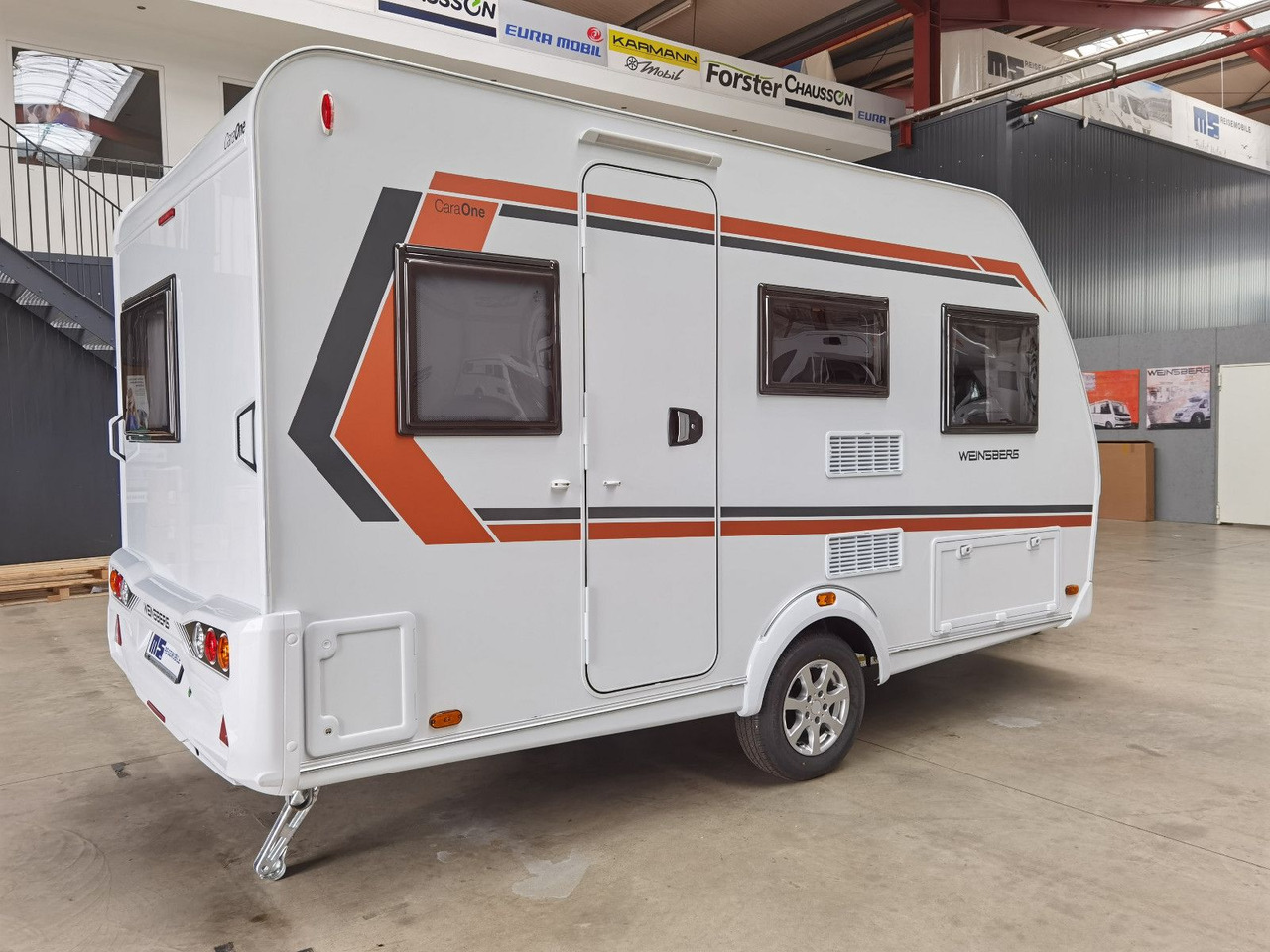 Weinsberg CARAONE 390 QD / -2026 -/ 1350 KG - Lakókocsi: 4 kép. Weinsberg CARAONE 390 QD / -2026 -/ 1350 KG - Lakókocsi: 4 kép.
