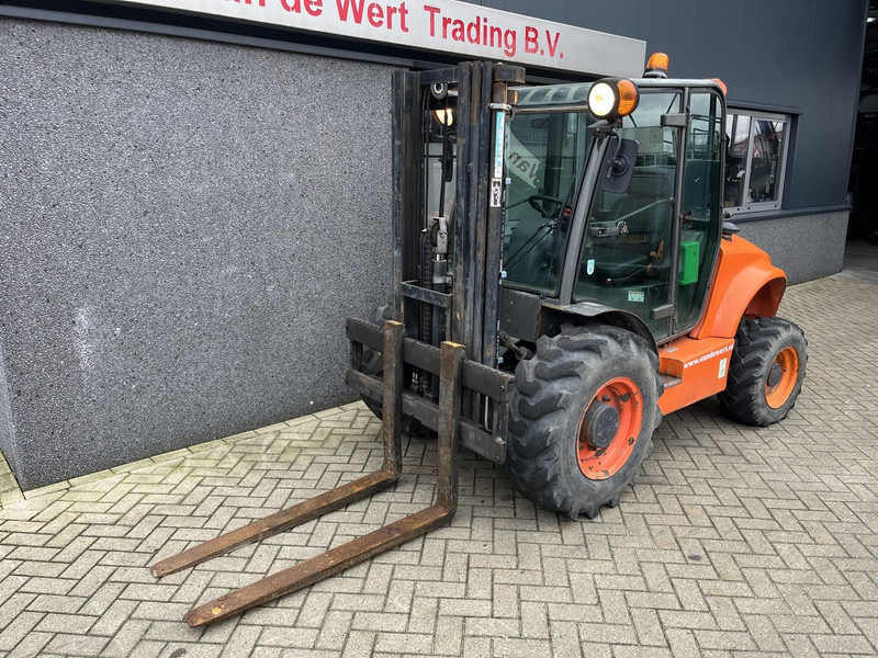 AUSA C 250 H X4 - Terepjáró képességű targoncá: 4 kép. AUSA C 250 H X4 - Terepjáró képességű targoncá: 4 kép.