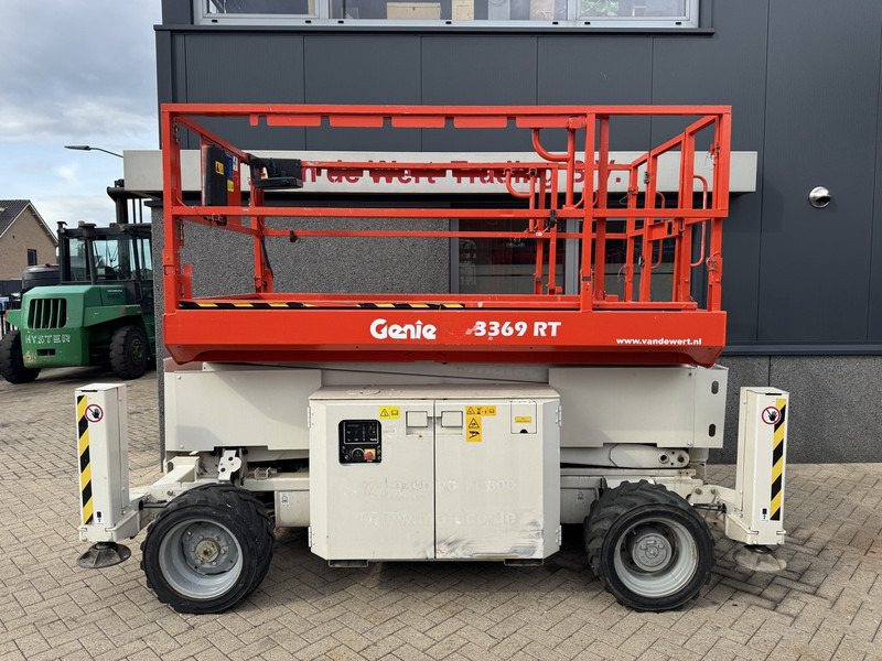 Genie GS 3369 RT Hoogwerker / Arbeitsbuhne 12mtr werkhoogte 4x4 Kubota DIESEL 2013 - Ollós emelő: 1 kép. Genie GS 3369 RT Hoogwerker / Arbeitsbuhne 12mtr werkhoogte 4x4 Kubota DIESEL 2013 - Ollós emelő: 1 kép.