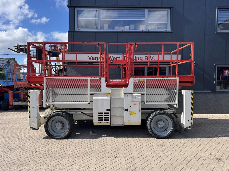 Genie GS 3390 RT Schaarhoogwerker / Scissor Lift / Arbeitsbuhne 12mtr werkhoogte 4x4 Deutz DIESEL 2013 - Ollós emelő: 1 kép. Genie GS 3390 RT Schaarhoogwerker / Scissor Lift / Arbeitsbuhne 12mtr werkhoogte 4x4 Deutz DIESEL 2013 - Ollós emelő: 1 kép.