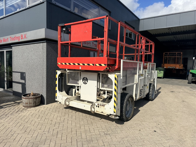 Genie GS 3390 RT Schaarhoogwerker / Scissor Lift / Arbeitsbuhne 12mtr werkhoogte 4x4 Deutz DIESEL 2013 - Ollós emelő: 4 kép. Genie GS 3390 RT Schaarhoogwerker / Scissor Lift / Arbeitsbuhne 12mtr werkhoogte 4x4 Deutz DIESEL 2013 - Ollós emelő: 4 kép.