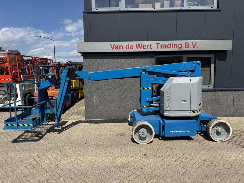 Genie Z-34/22N Knikarmhoogwerker / Arbeitsbuhne 12.5M werkhoogte 2000 - Személyemelő: 1 kép. Genie Z-34/22N Knikarmhoogwerker / Arbeitsbuhne 12.5M werkhoogte 2000 - Személyemelő: 1 kép.