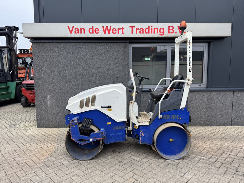 Hamm HD 10 VV Trilwals / Road Roller / Tandemwalze 2014 Kubota Diesel - Henger: 1 kép. Hamm HD 10 VV Trilwals / Road Roller / Tandemwalze 2014 Kubota Diesel - Henger: 1 kép.