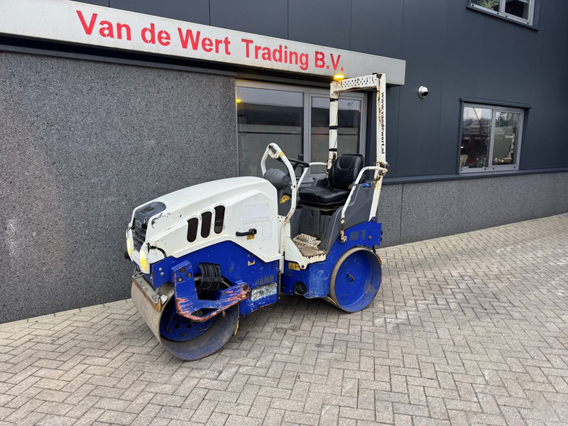 Hamm HD 8 VV Trilwals / Road Roller / Tandemwalze 2014 Kubota Diesel - Henger: 3 kép. Hamm HD 8 VV Trilwals / Road Roller / Tandemwalze 2014 Kubota Diesel - Henger: 3 kép.