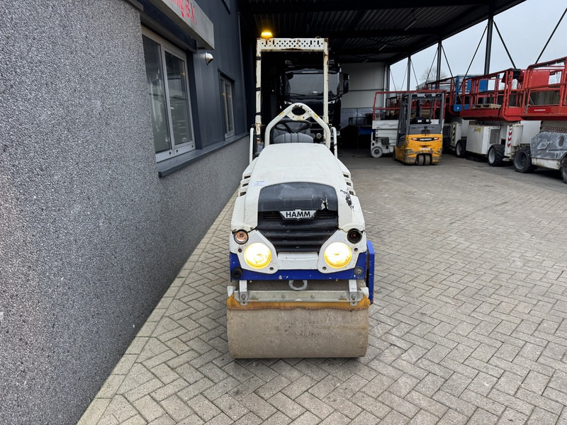 Hamm HD 8 VV Trilwals / Road Roller / Tandemwalze 2014 Kubota Diesel - Henger: 4 kép. Hamm HD 8 VV Trilwals / Road Roller / Tandemwalze 2014 Kubota Diesel - Henger: 4 kép.