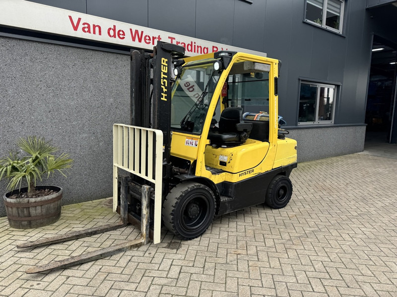 Hyster H 3.5 FT - Gázüzemű targonca: 3 kép. Hyster H 3.5 FT - Gázüzemű targonca: 3 kép.