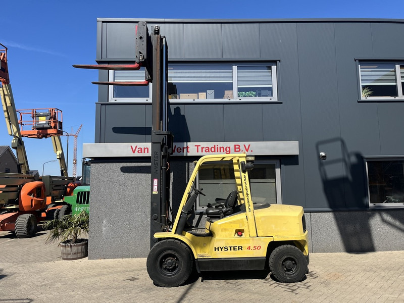 Hyster H 4.50 XM - Dízel targonca: 2 kép. Hyster H 4.50 XM - Dízel targonca: 2 kép.