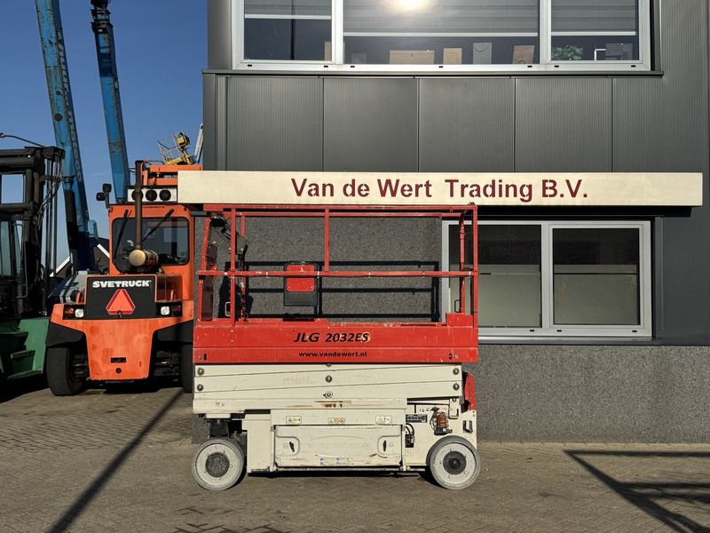 JLG 2032ES Schaarhoogwerker / Scissor lift 8Meter Werkhoogte 2016 Elektrisch - Ollós emelő: 1 kép. JLG 2032ES Schaarhoogwerker / Scissor lift 8Meter Werkhoogte 2016 Elektrisch - Ollós emelő: 1 kép.