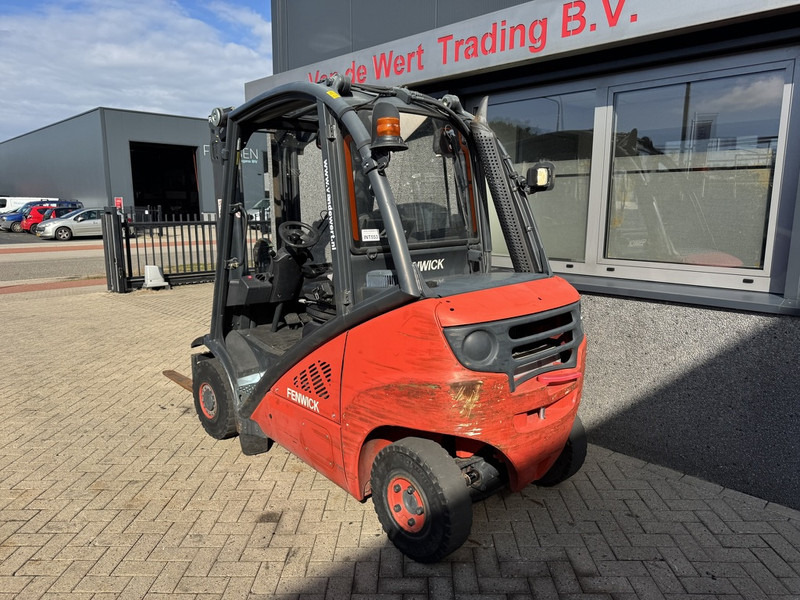 Linde H20D-01 Triplo 470 Freelift / Sideshift 5355UUR VW Diesel 2012 - Dízel targonca: 3 kép. Linde H20D-01 Triplo 470 Freelift / Sideshift 5355UUR VW Diesel 2012 - Dízel targonca: 3 kép.