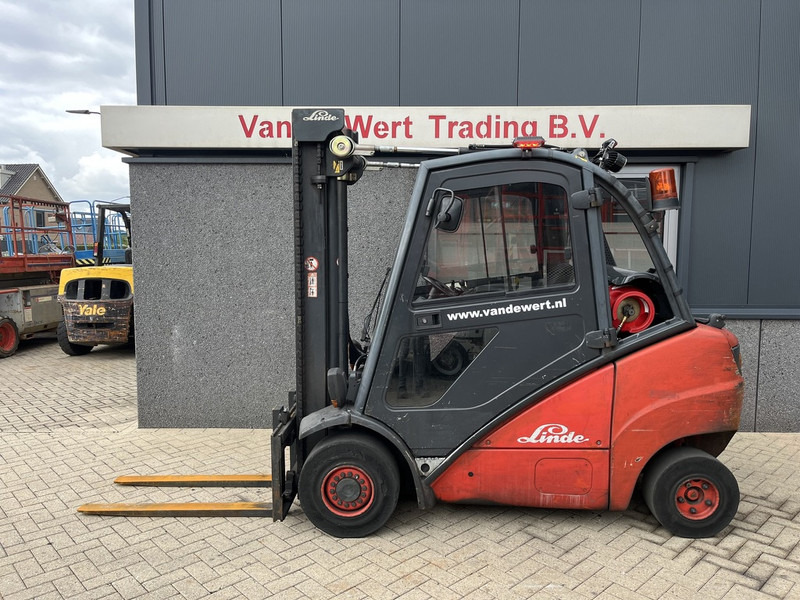 Linde H30T Duplo 360 Sideshift LPG 2005 - Gázüzemű targonca: 1 kép. Linde H30T Duplo 360 Sideshift LPG 2005 - Gázüzemű targonca: 1 kép.