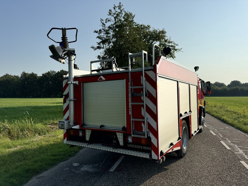 Mercedes-Benz 1124 - Tűzoltóautó: 4 kép. Mercedes-Benz 1124 - Tűzoltóautó: 4 kép.