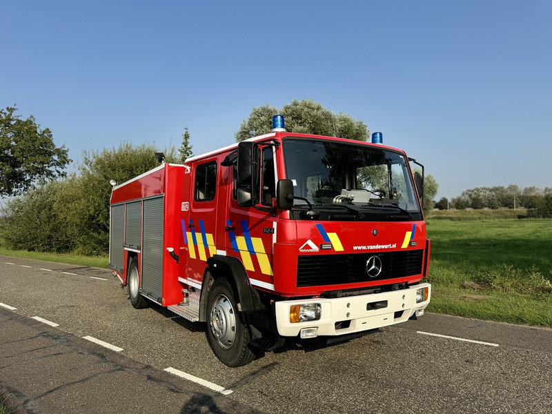 Mercedes-Benz 1124 - Tűzoltóautó: 2 kép. Mercedes-Benz 1124 - Tűzoltóautó: 2 kép.