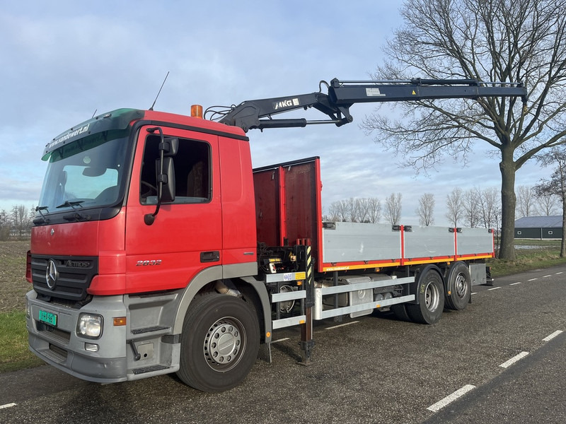 Mercedes-Benz ACTROS 2832 - MKG HKL140 - automaat - EURO5 -lift/stuur as - 600dkm - 2006 - Platós teherautó, Darus autó: 1 kép. Mercedes-Benz ACTROS 2832 - MKG HKL140 - automaat - EURO5 -lift/stuur as - 600dkm - 2006 - Platós teherautó, Darus autó: 1 kép.