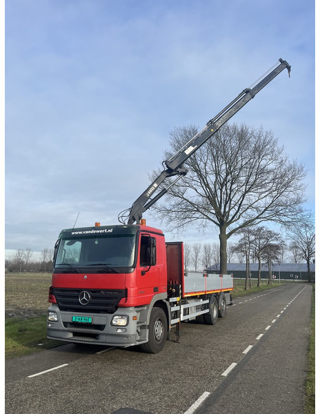 Mercedes-Benz ACTROS 2832 - MKG HKL140 - automaat - EURO5 -lift/stuur as - 600dkm - 2006 - Platós teherautó, Darus autó: 2 kép. Mercedes-Benz ACTROS 2832 - MKG HKL140 - automaat - EURO5 -lift/stuur as - 600dkm - 2006 - Platós teherautó, Darus autó: 2 kép.
