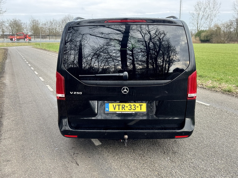 Mercedes-Benz V250 - Furgon: 5 kép. Mercedes-Benz V250 - Furgon: 5 kép.