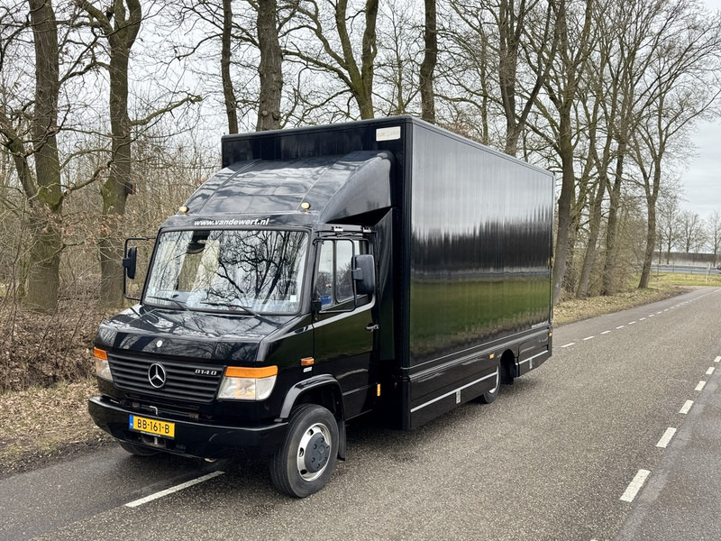 Mercedes-Benz vario 814 D - Dobozos felépítményű teherautó: 4 kép. Mercedes-Benz vario 814 D - Dobozos felépítményű teherautó: 4 kép.