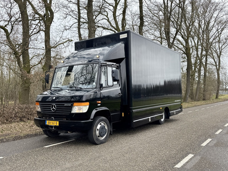 Mercedes-Benz vario 814 D - Dobozos felépítményű teherautó: 3 kép. Mercedes-Benz vario 814 D - Dobozos felépítményű teherautó: 3 kép.